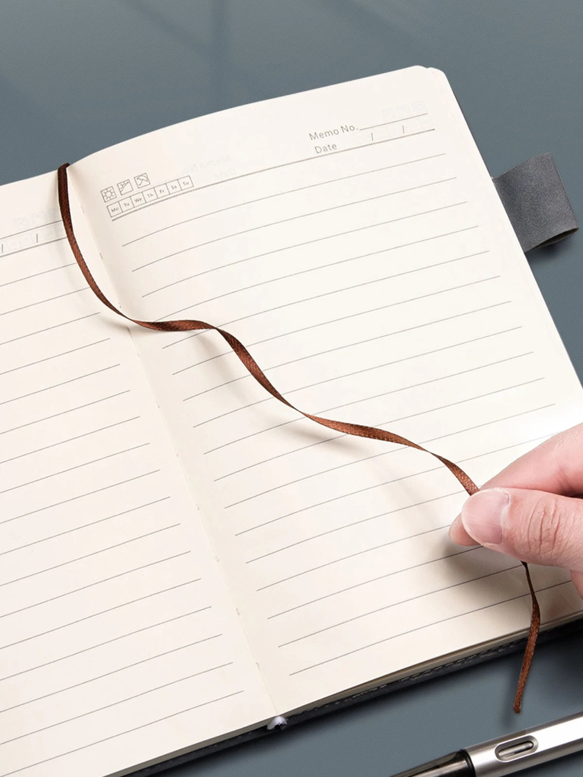A5 Notebook Student Planning Efficiency Book Business Office Work Conference Notepad 360 Pages 100GSM Font Leather Cover
